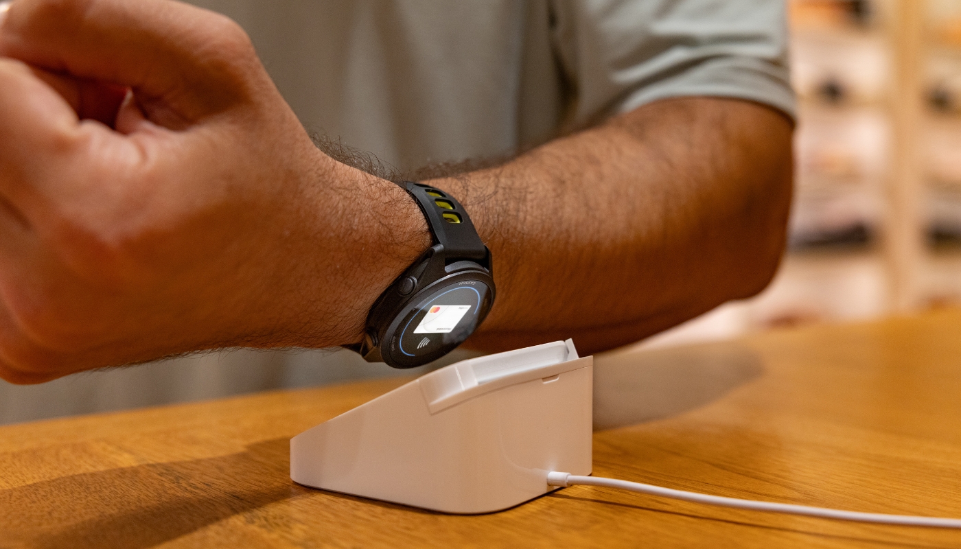 garmin-forerunner-170-platba-kartou